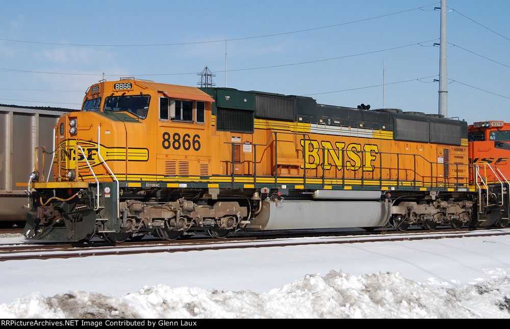 BNSF 8866